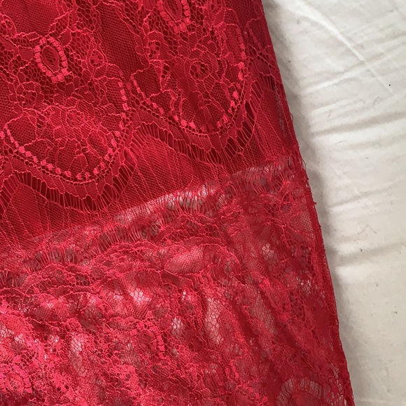 Red lace skirt - Picture 2 of 2